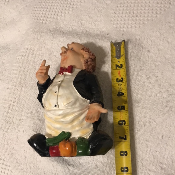 Butler in his tuxedo ceramic figurine - Picture 8 of 9